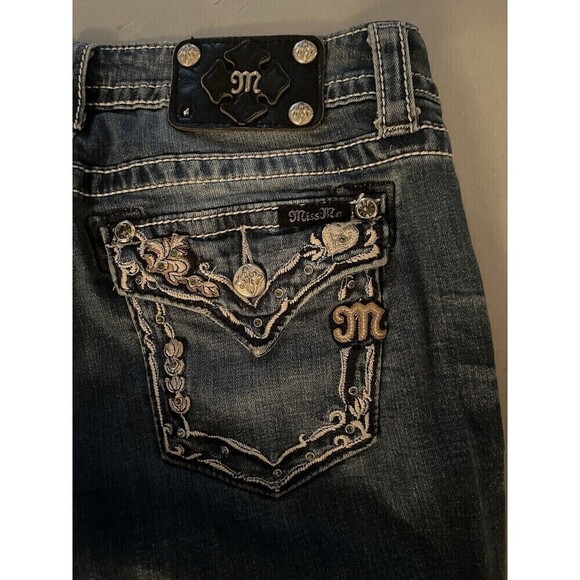 Miss Me Boyfriend Capri Women’s Size 27 Crop Embroidered Jeans JB5501P2 ~ EUC - Picture 5 of 7